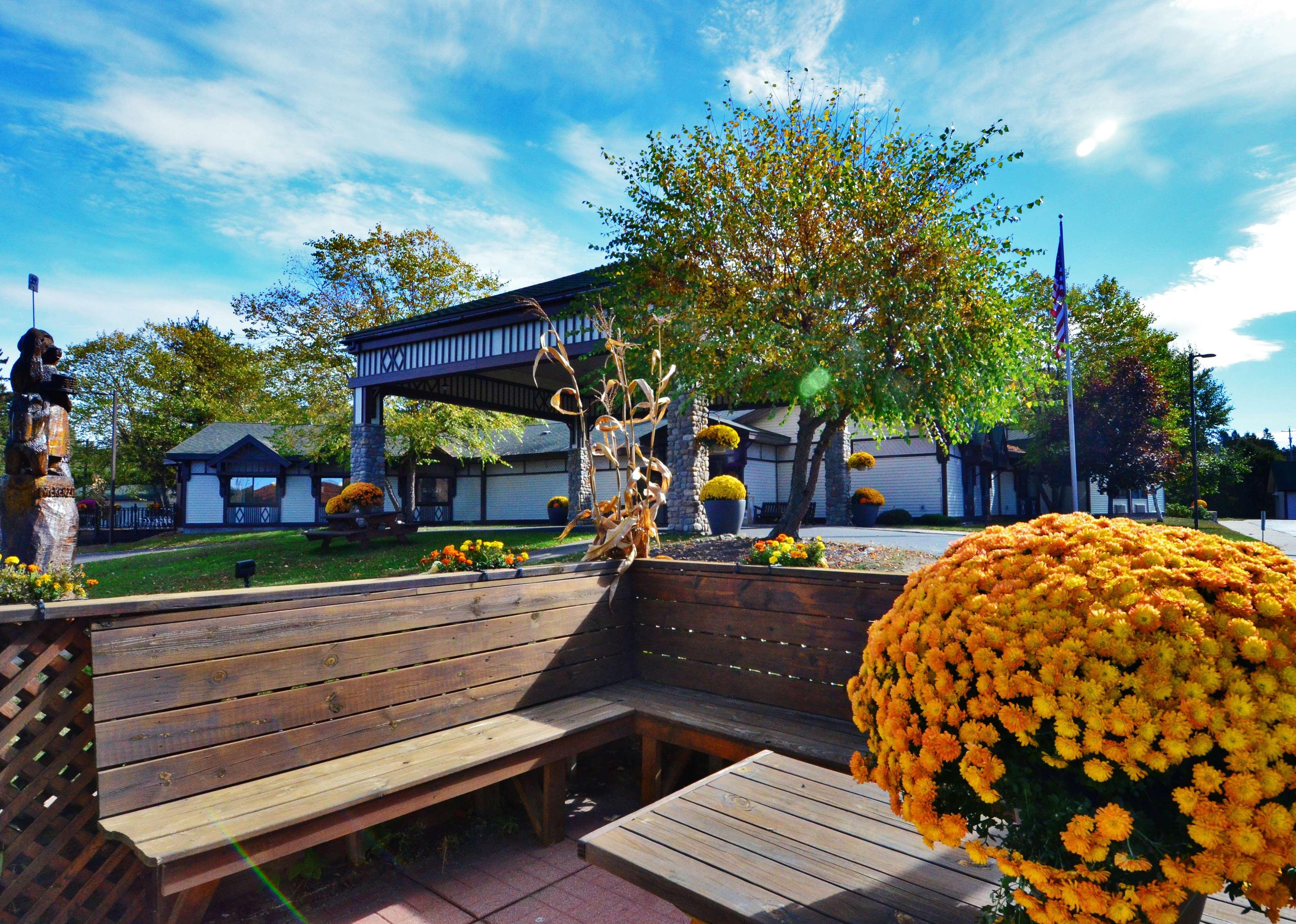 Best Western Saranac Lake Hotel Exterior foto