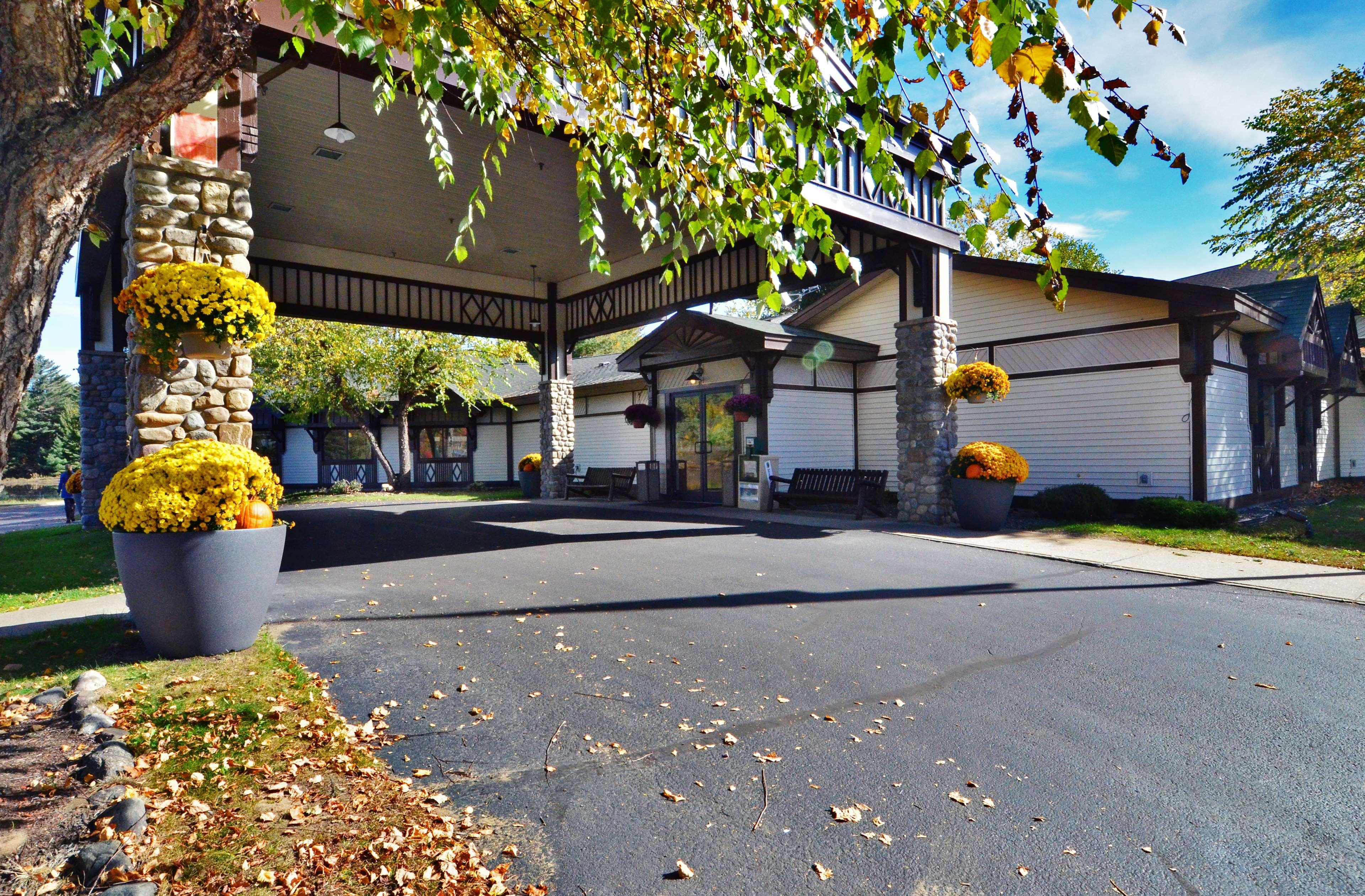 Best Western Saranac Lake Hotel Exterior foto