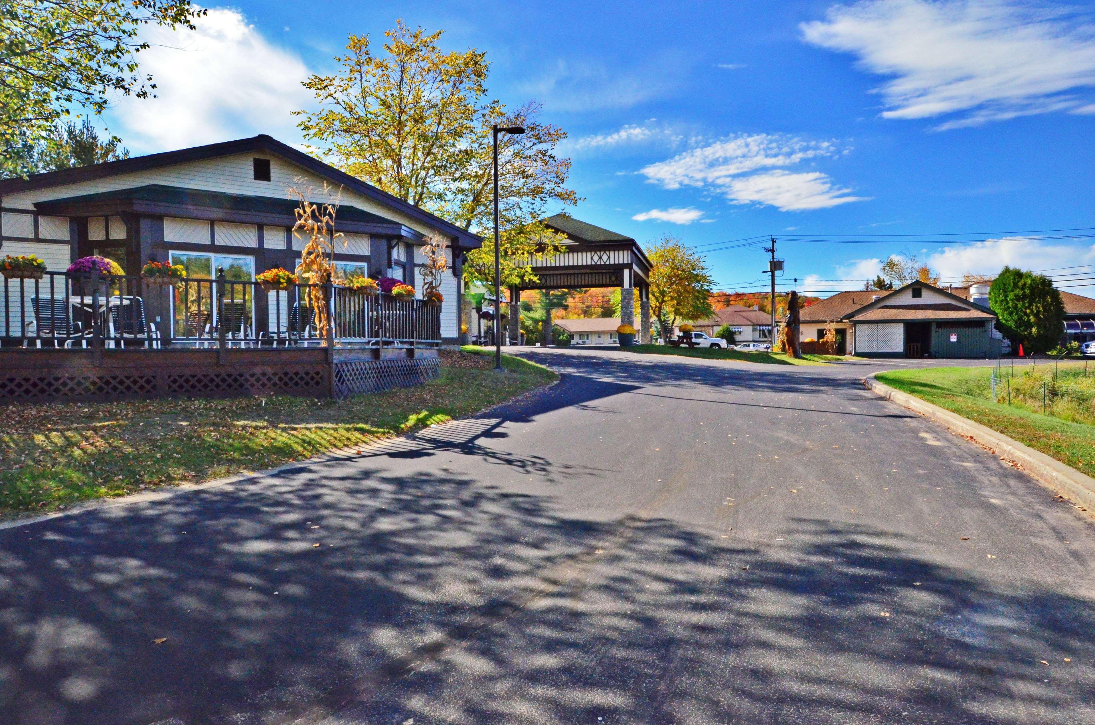 Best Western Saranac Lake Hotel Exterior foto